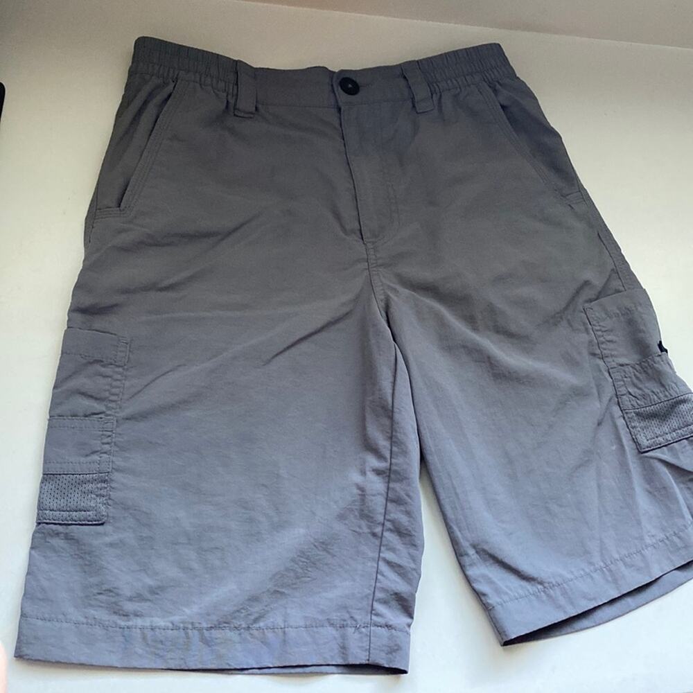 NWOT Magellan Outdoors Boys Shorts Fish Gear Water repellent size Large Grey